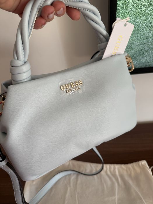 Geanta guess , noua