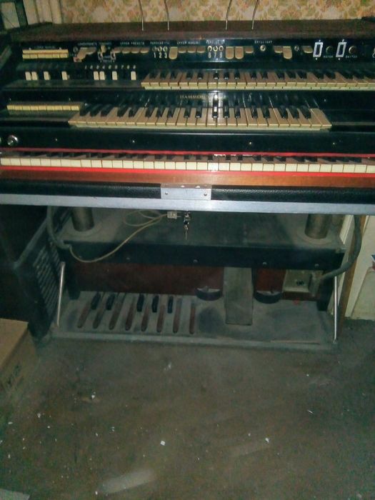 Намонд орган L 102.портативен.