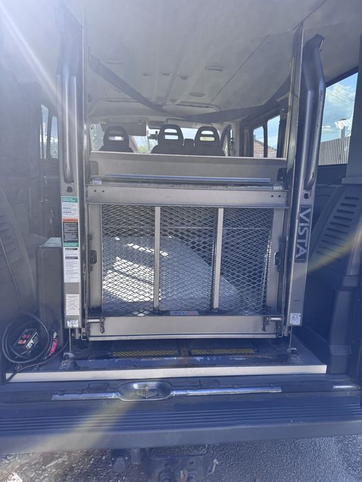 Lift auto electric persoane dizabilitati Braun 363 kg