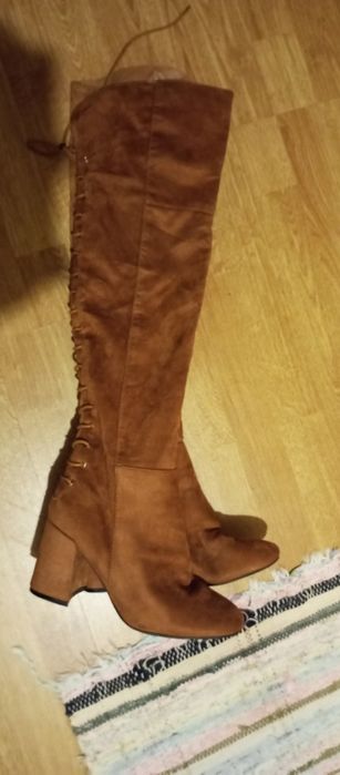 Cizme peste genunchi