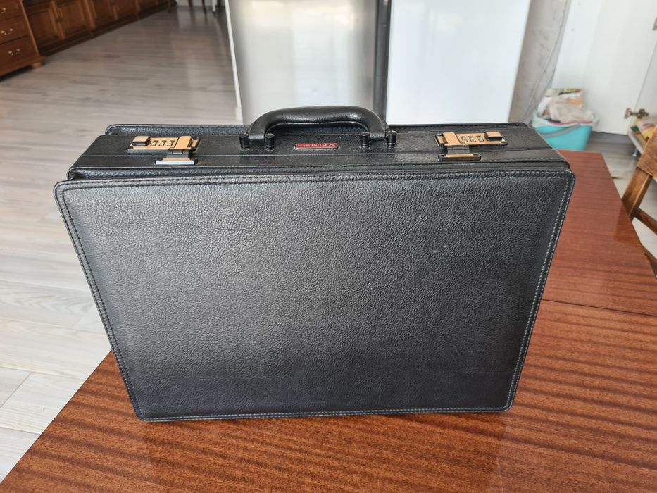 Дипломат Кожа  Чёрный