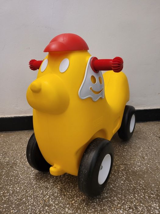 Cățel cu roti, galben.