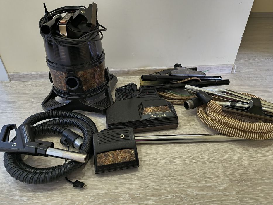 Пълен комплект прахосмукачка Рейнбоу -Rainbow Д4