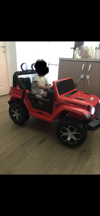 Vand jeep si tractoras electric pentru copii
