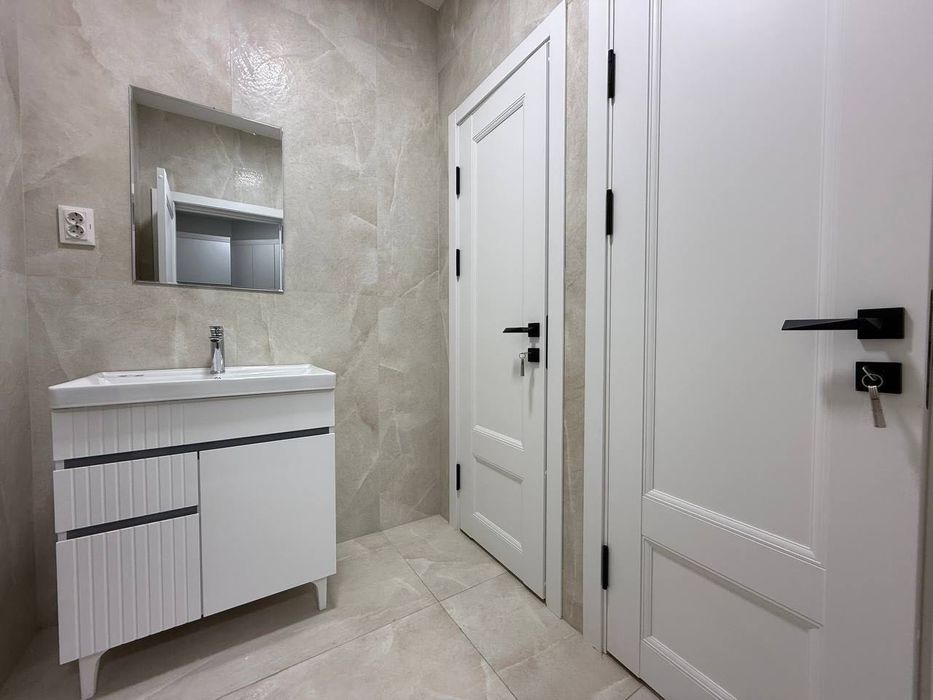 Сдаётся офис Piramit tower/ Ул. Бобура 117м2