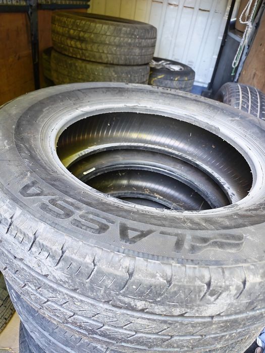 Vând cauciucuri 215/65/16 C