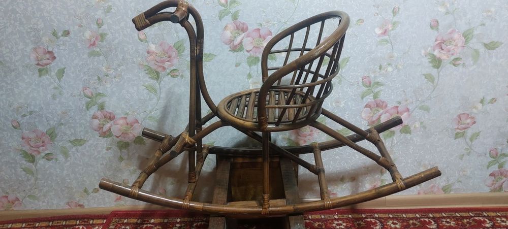 Продам лошадка качалка из дерева
