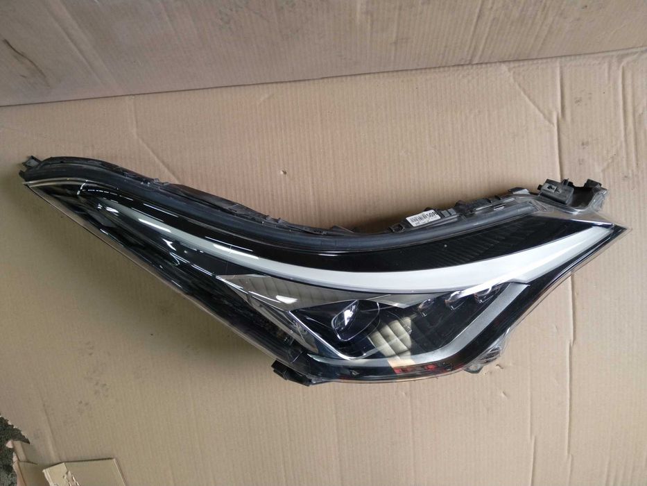 Фар десен Toyota C-HR 2021