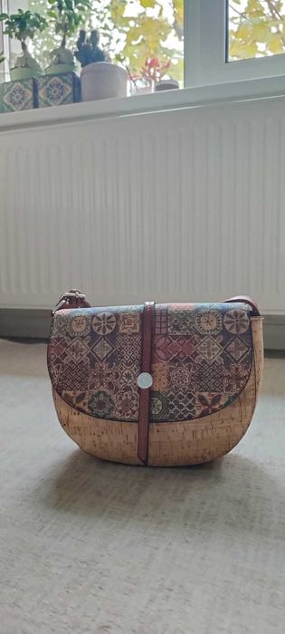 Geanta crossbody din pluta si model mozaic/patchwork