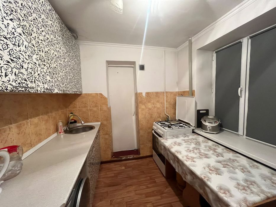 Продам (малосемейку) район Детский Мир