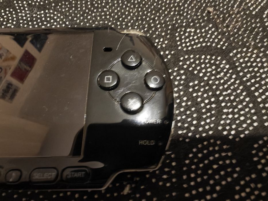 PSP 3002 с много игри