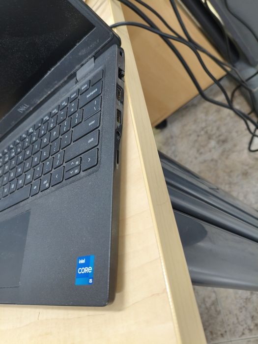 Продавам Dell Latitude  3420