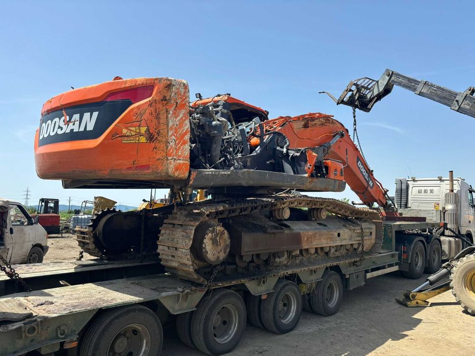 Dezmembrez excavator  Doosan DX380 LC-5 an 2019-piese de schimb Doosan