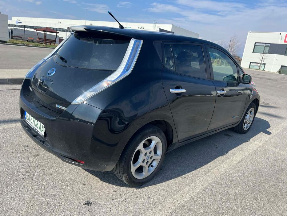 Продавам Nissan Leaf- електрически в перфектно състояние!