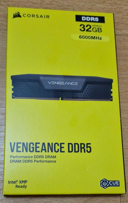 32 gb DDR5 , 32 gb DDR4, 512 gb NVME, 256 gb NVME