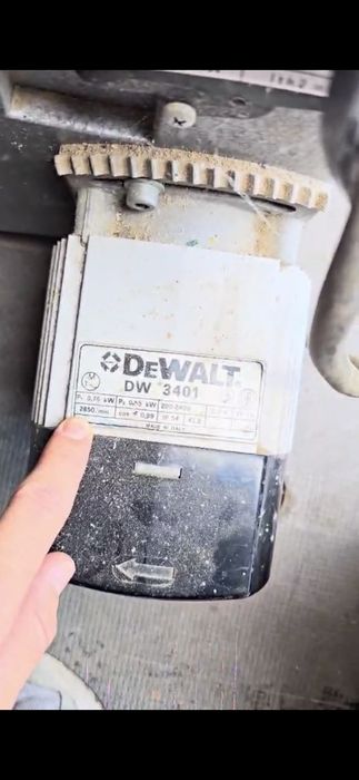 Fierastrau cu banda Dewalt dw3401