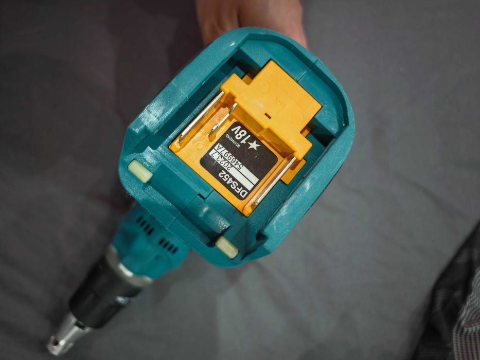 Винтоверт за гипсокартон  Makita DFS452