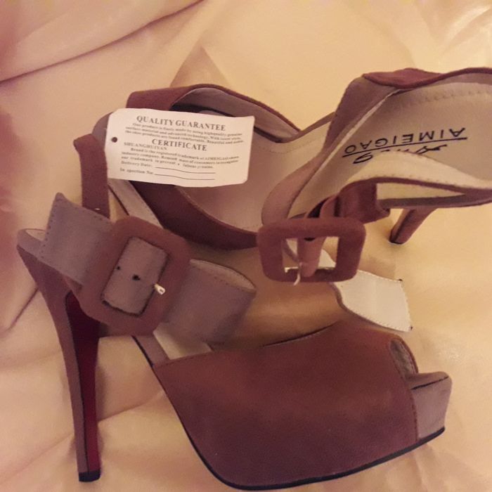 Продам босоножки