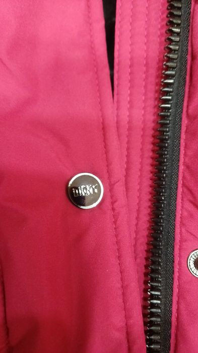 Прекрасно чисто ново яке DKNY