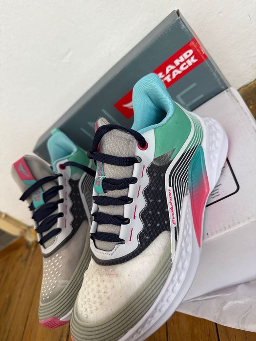 Женски маратонки