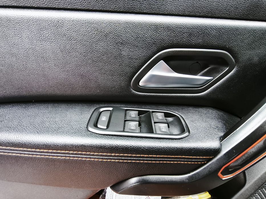 Dacia Duster 4x4 1.3 150 CP   benzina, model 2023