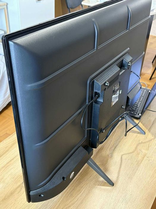 LED телевизор Smart Tech Full HD 40"