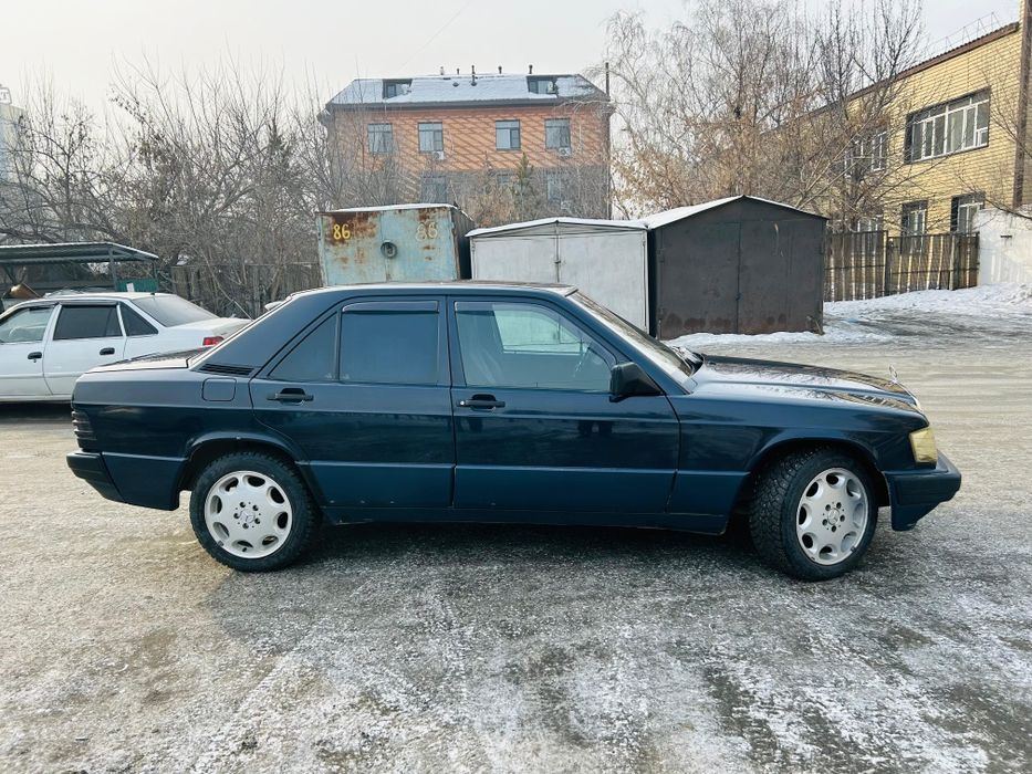 Продам хорошую машину