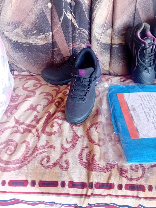 Adidași vibram nr 38