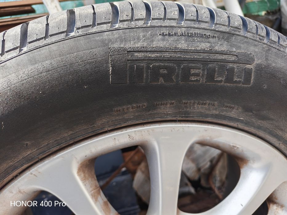 Vând cauciucuri 235 60 18 folosite 100 lei buc.