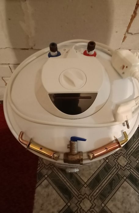 Продам бойлер водонагреватель.