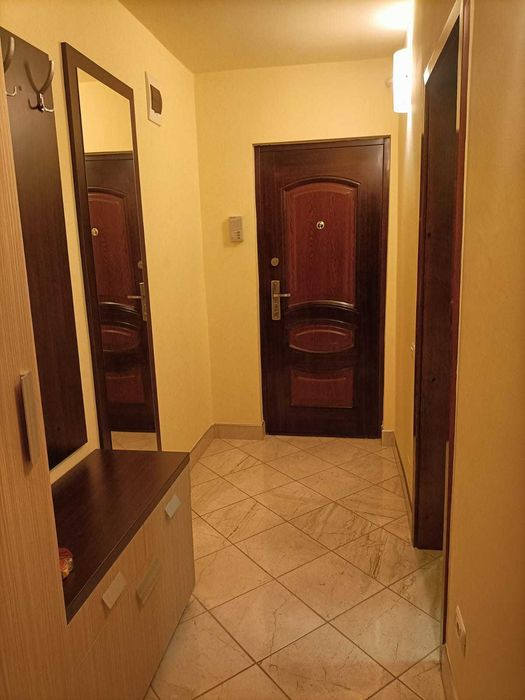 Dau in chirie pe termen lung, apatrtament la parter ,2 camere ,semidecomandat in zona Uta