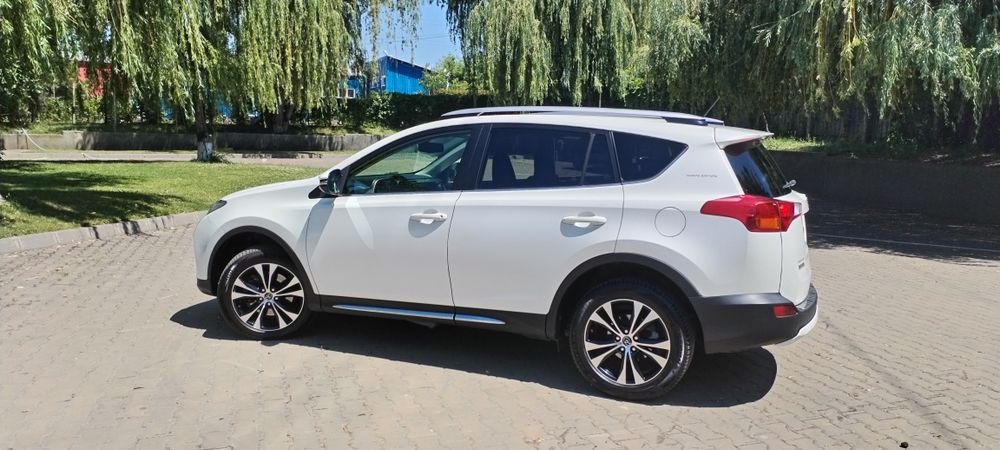 Toyota RAV4 2.0d 124CP// tracțiune 4×4//White Edition . RAR EFECTUA ...