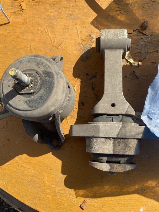 Продам подушки двигателя хендай акцент солярис