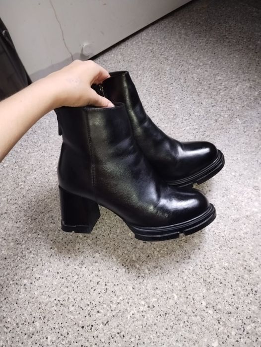 Продам зимнюю обувь