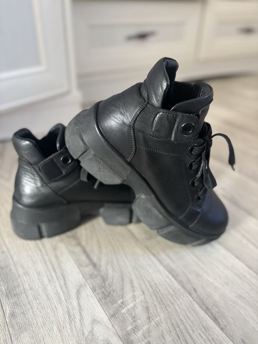 Продам обувь на осень, очень удобная