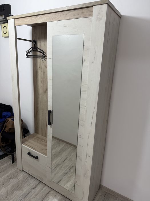 Cuier -Garderoba cu pantofar si oglinda