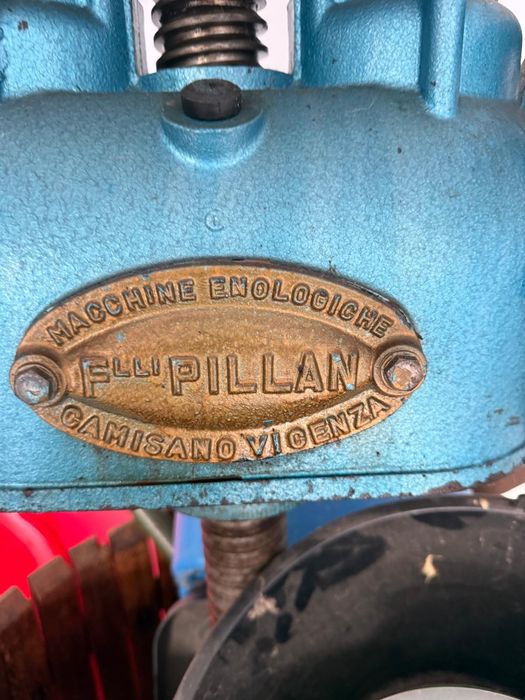 Teasc ,presa struguri hidraulica italian