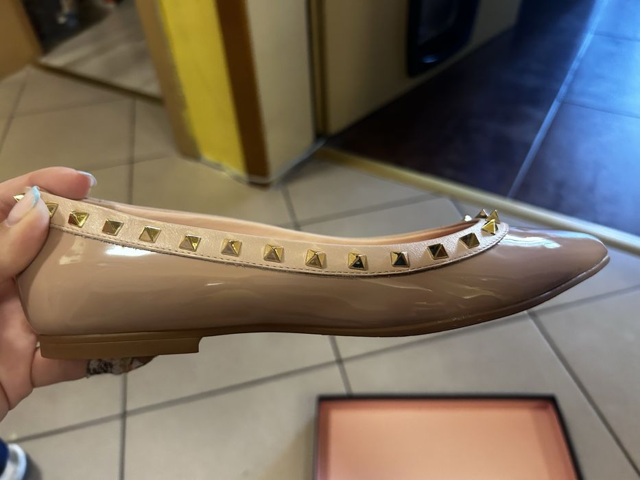 Обувки - чисто нови