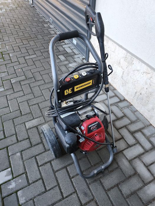 Бензинова водоструйка