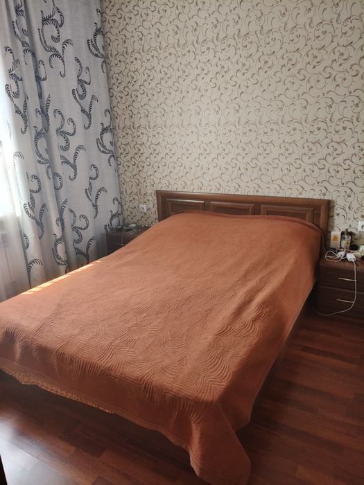Отдадим даром кровать с пружинным матрацем
