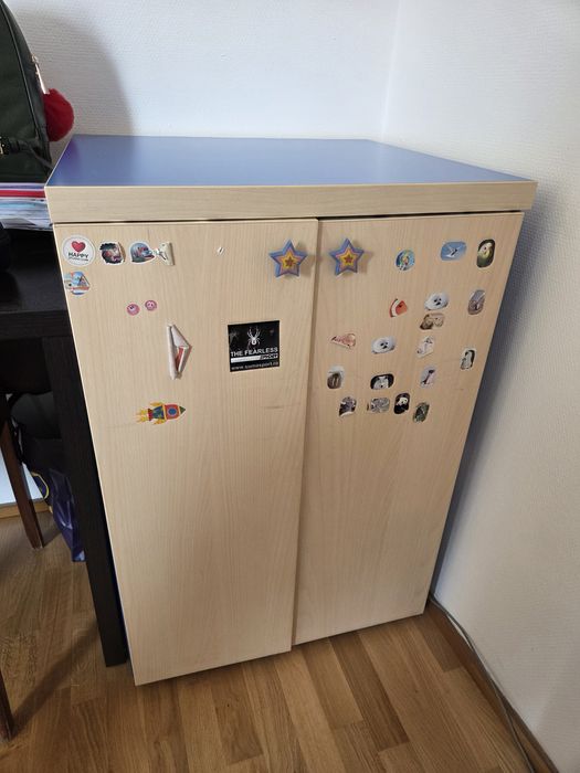 Pat si dulap  cu sertare