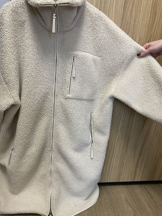 Яке от oysho в бял цвят