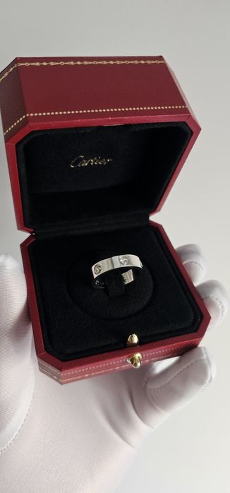 Кольцо Cartier с тремя бриллиантами оригинал белое золото