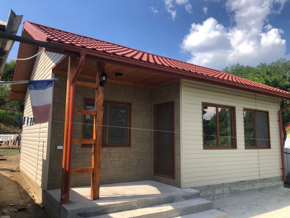 Vand case pe structura metalica din panouri sandwich termoizolante