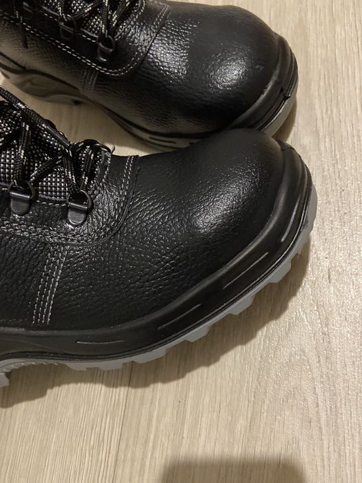 Продам ботинки мужские