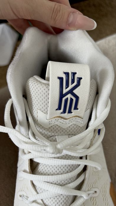 Nike Kyrie Irving Basketball shoes