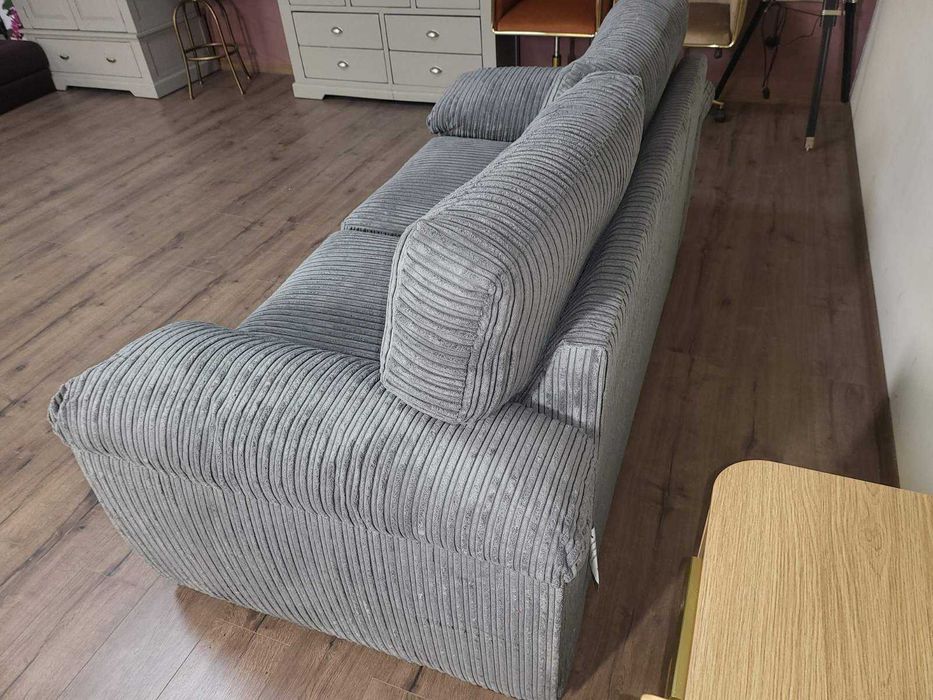 Сив диван от плат с функция сън