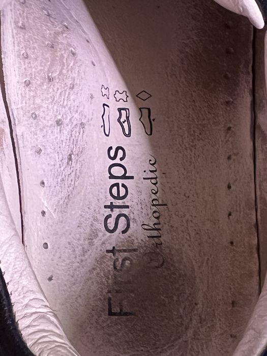 Продам кожаные ботинки на девочкк