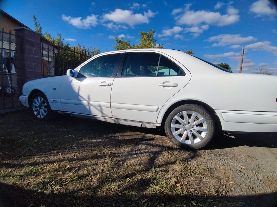 Продам Мерседес w210