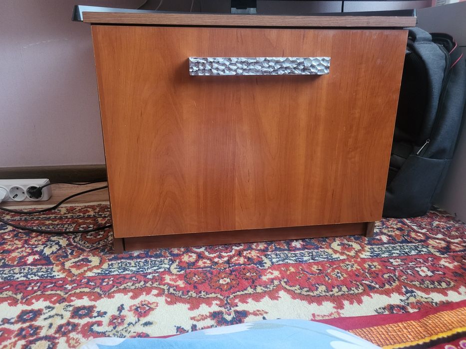 Шкаф и тумбочкаа